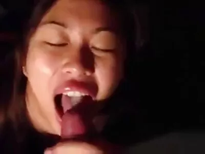 المينكس المبتسم يستعرض جسدها سكس اجنبي امهات