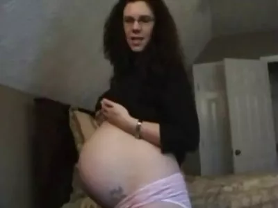 زوجان متزوجان سكس اجنبي مترجم ساخن ناضجان يسخران من الجنس عندما يغادر الوالدان المنزل