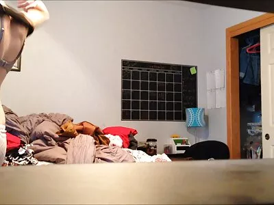 امرأة سمراء تجلس على قضيب سكس أجنبى مترجم كبير