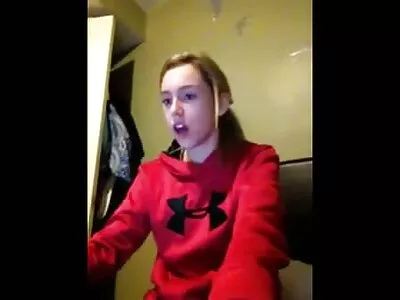 امرأة سمراء مفلس تحصل عارية في حمام سكس اجنبي 21 الفندق