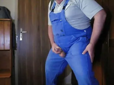 امرأة سمراء صغيرة تبتلع سكس اجنبي ياباني ديكًا ساخنًا محلوقًا