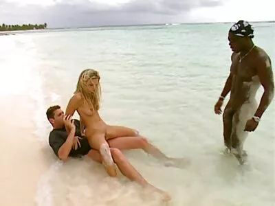 امرأة سمينة لديها متعة سكس اجنبي مترجم ساخن وحدها
