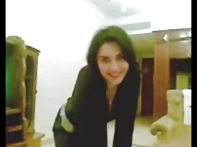 تجربتها الأولى في مجال إباحية الهواة سكس اجنبي وعربي وافلام فيديو