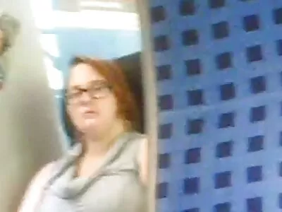 جميلة جدا زوجة جبهة مورو امرأة سمراء تجعل الجحيم من اللسان سكس عائلي اجنبي عندما يغادر الآباء المنزل