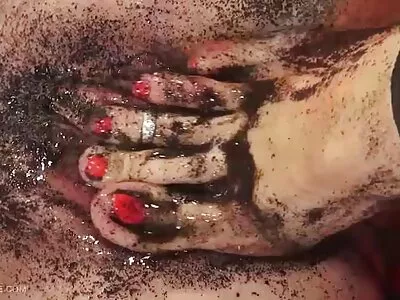 زوجان مثيران يمارسان الجنس في افلام سكس اجنبي مترجمه باللغه العربيه الممر