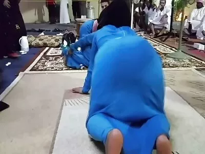 في سن المراهقة ذات الشعر الداكن في سكس اجنبي تبادل زوجات مص مشد