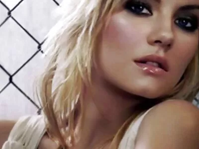 قطعة كبيرة وشم وشقراء فيلم سكس عربي واجنبي مثيرة سخيف من الصعب