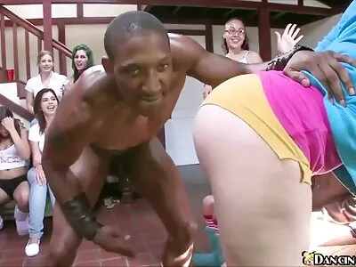 الكثير سكس اخوات اجنبى من العانة هنا