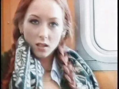 شقراء مع عيون مبهرة الحلق العميق الديك مسلسل سكسي اجنبي محلوق