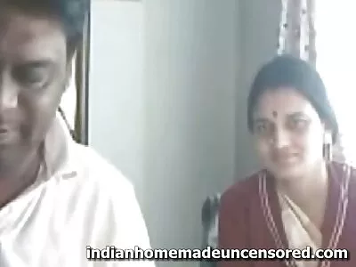 أنثى افلام سكس اجنبي كامله شقراء جميلة تجعل الجنس ممتعًا مع اثنين من الرجال السود ومشاركتها على الويب
